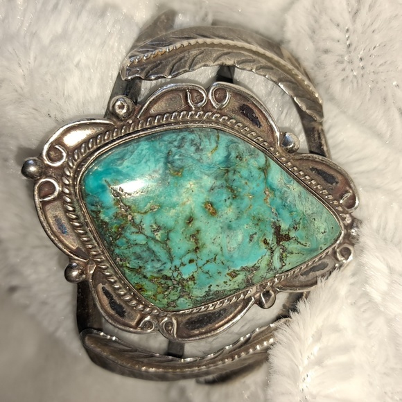 Vintage Turquise Silver Bracelet. Reasonable offers considered. 2 1/4 x 2 inches - Picture 8 of 16